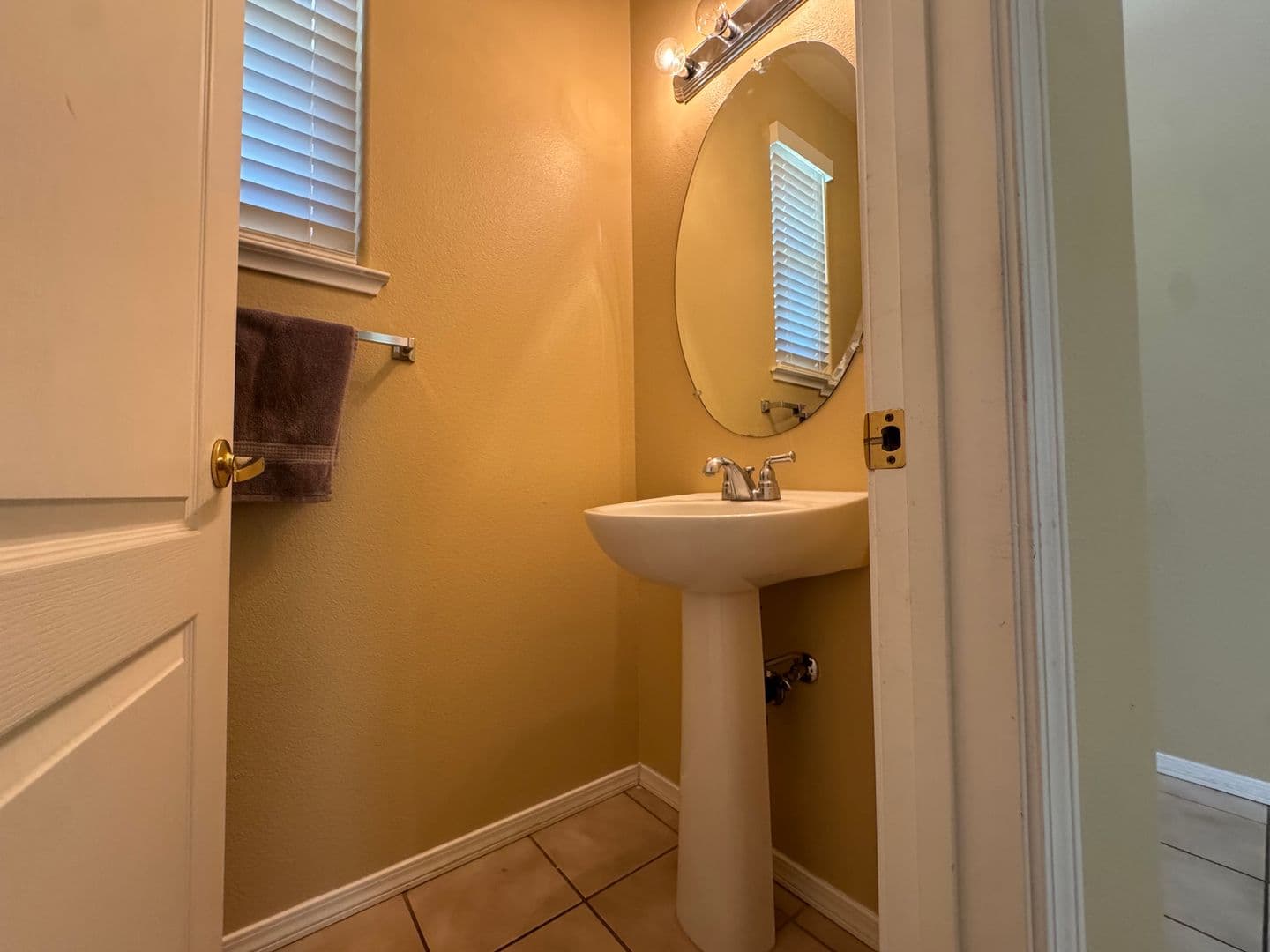 Clovis House: 747 W. Siena Lane