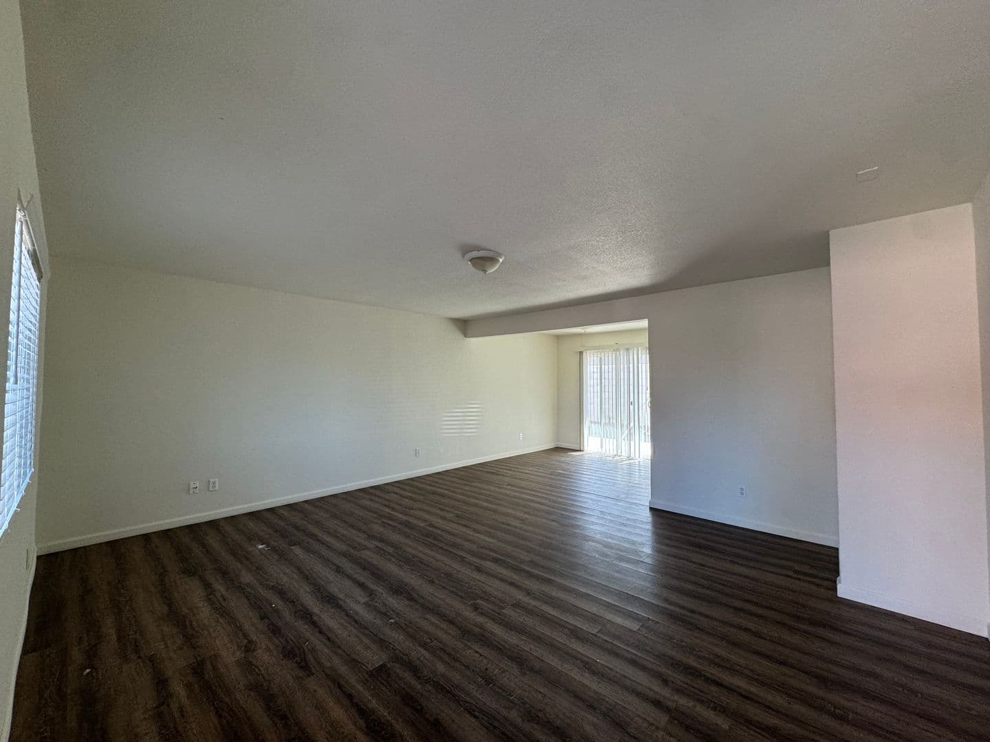 Fresno Apartment: 4853 E. University Avenue - 101