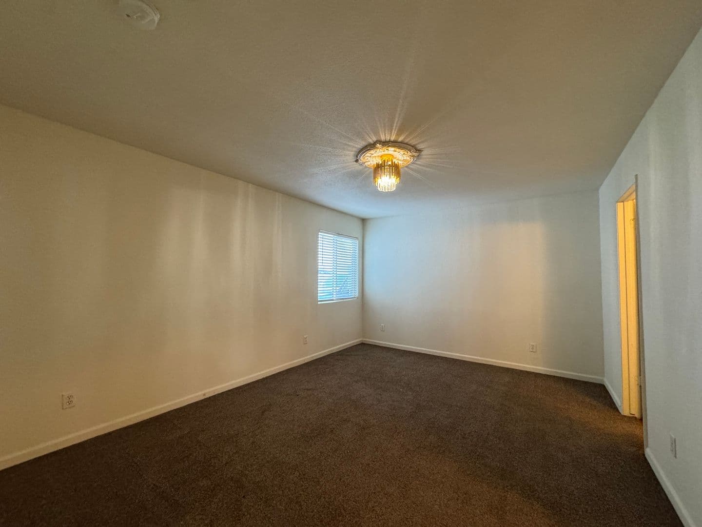 Fresno Apartment: 4853 E. University Avenue - 101