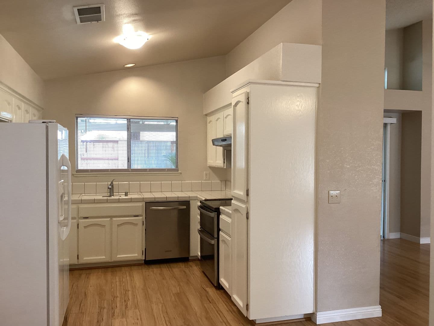Fresno House: 9615 N Buttonwood Court