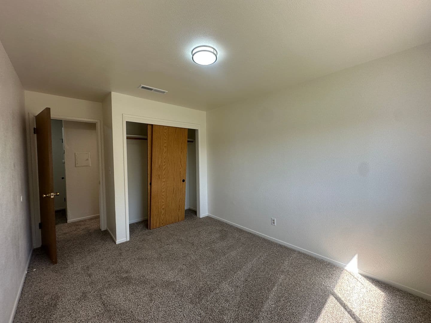 Merced Apartment: 2100 Dinkey Creek Ave. #A