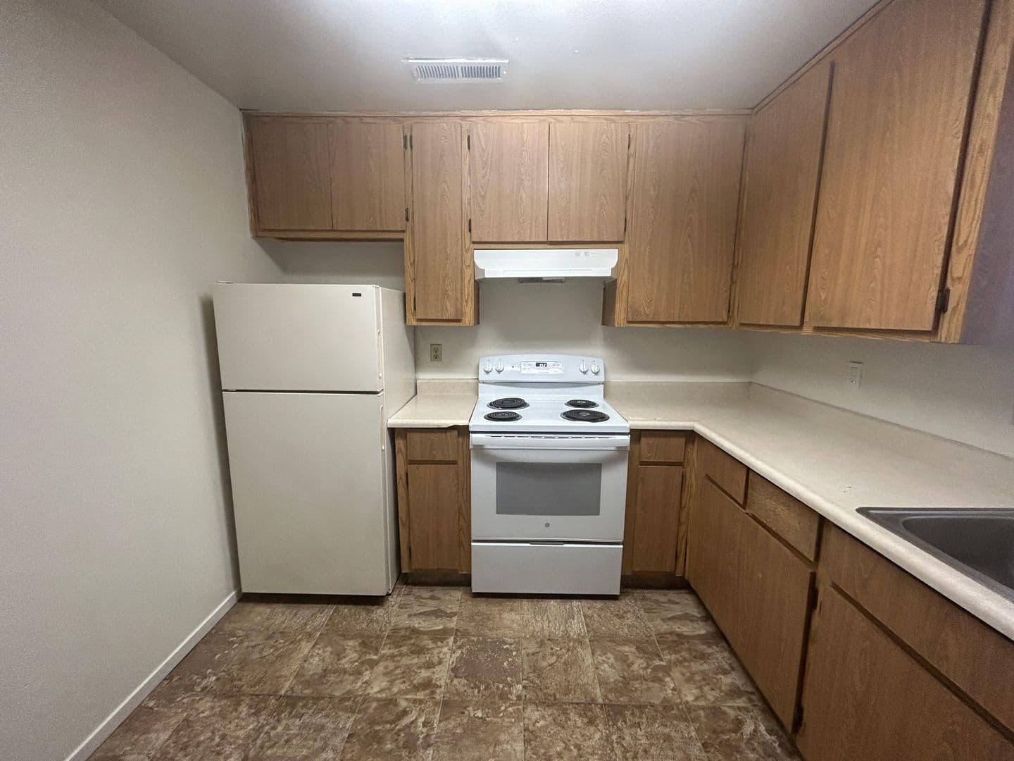 Merced Apartment: 52 South Parsons Ave. #C