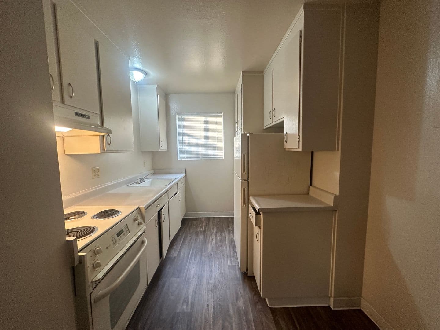 Modesto Apartment: 1821 Tully Road