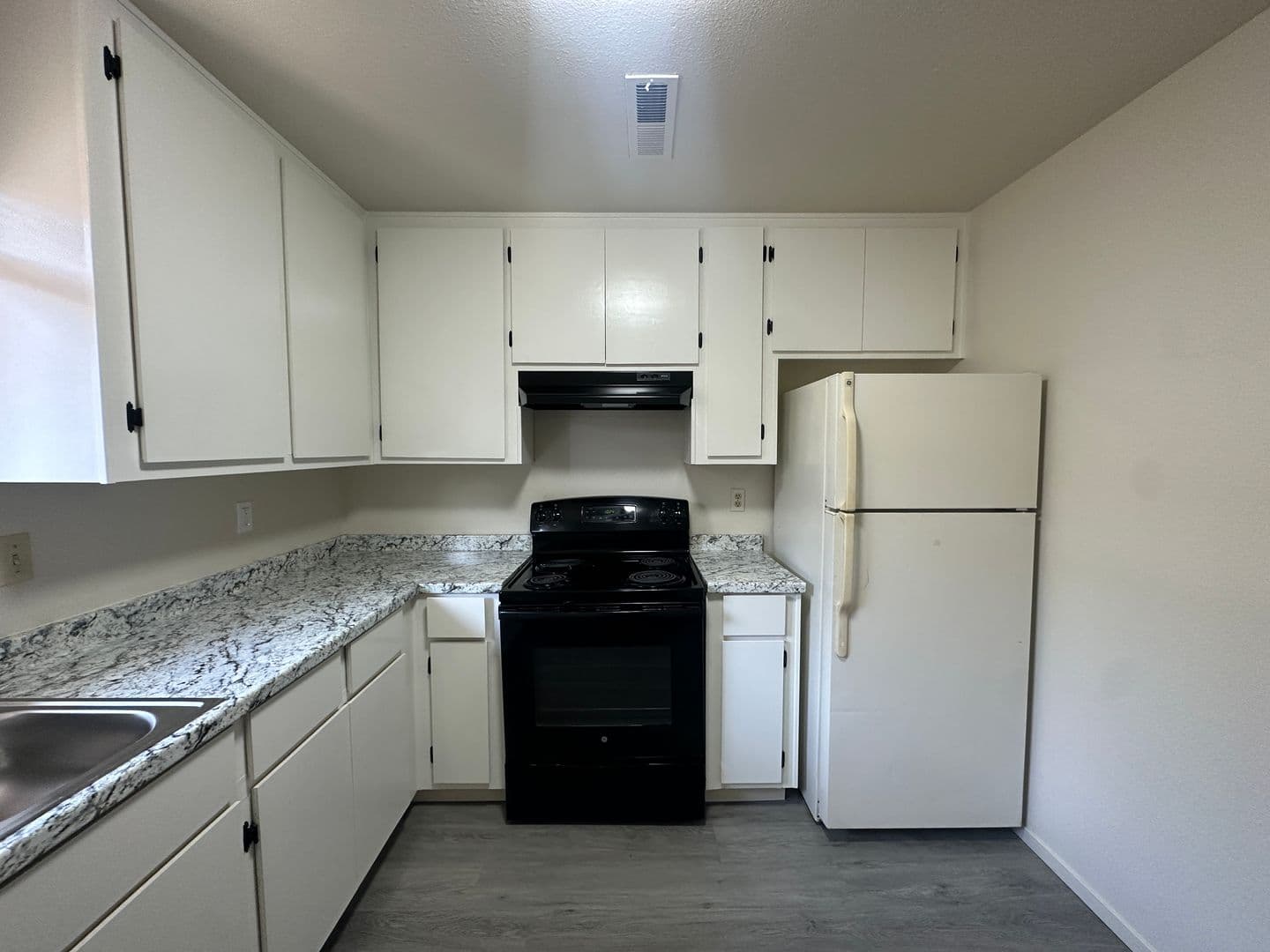 Merced Apartment: 114 South Parsons Ave. #G