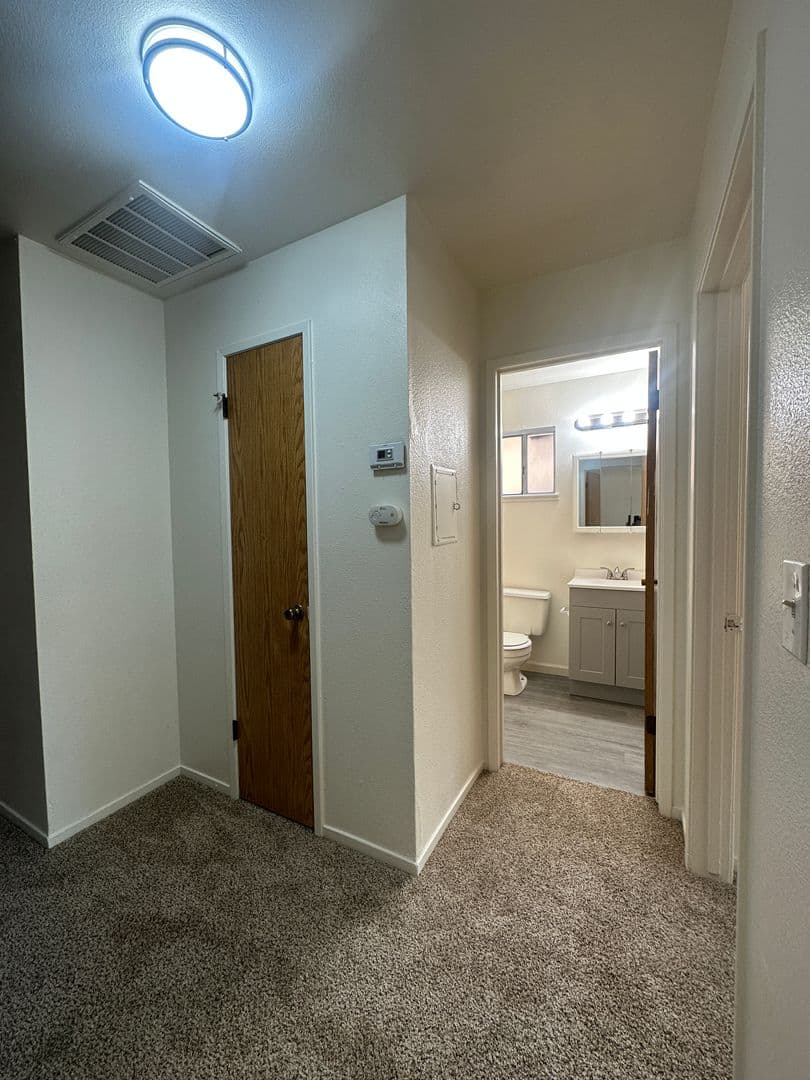 Merced Apartment: 2100 Dinkey Creek Ave. #A