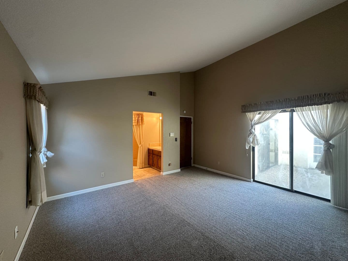 Modesto House: 1005 Westmont Ct