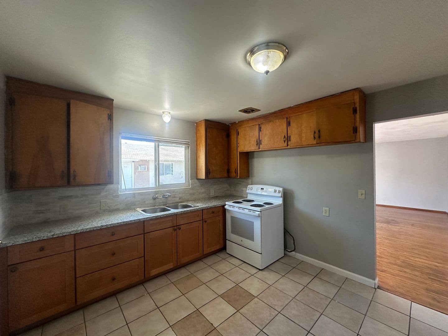Modesto Apartment: 917-B Byron Lane