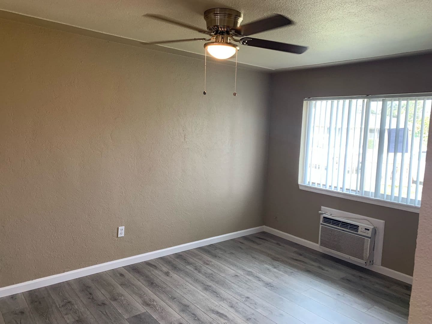 Fresno Apartment: 3364 Mayfair Drive South