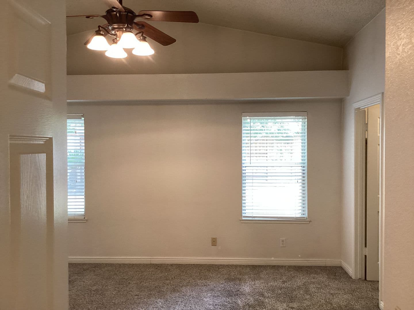 Fresno House: 9615 N Buttonwood Court