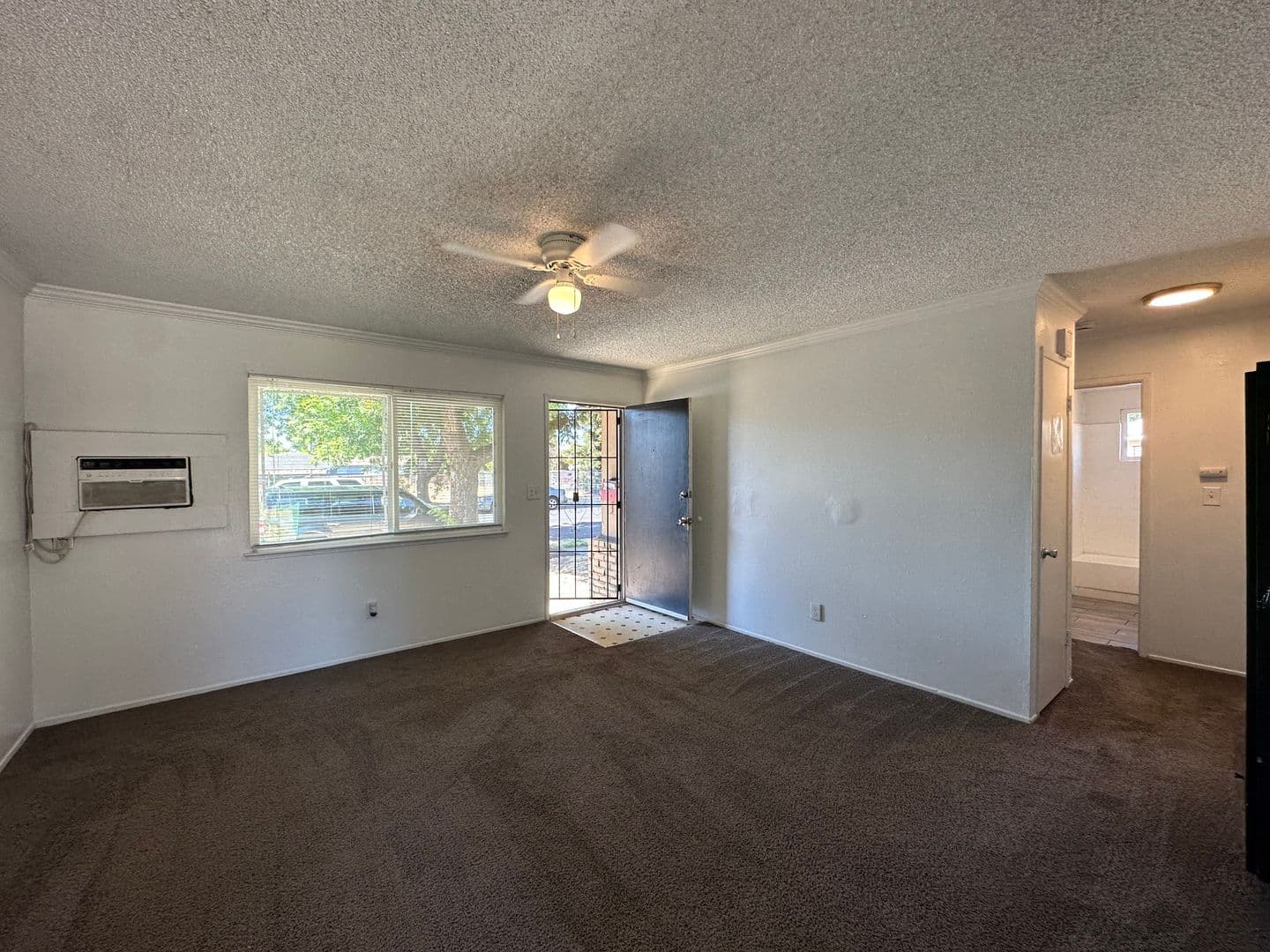 Modesto Apartment: 1709 Evergreen Avenue