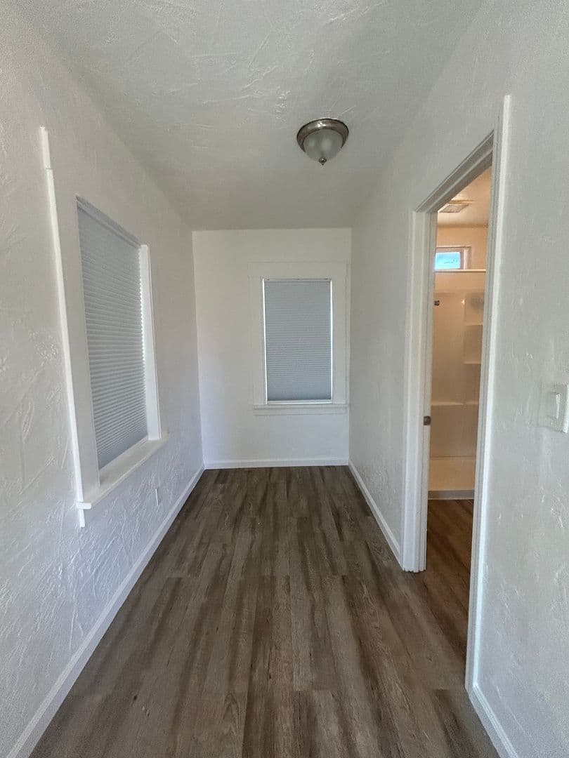 Modesto Apartment: 925 1/2 7th Street
