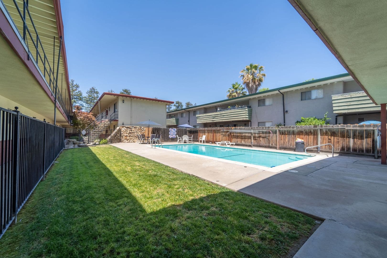 Modesto Apartment: 1821 Tully Road