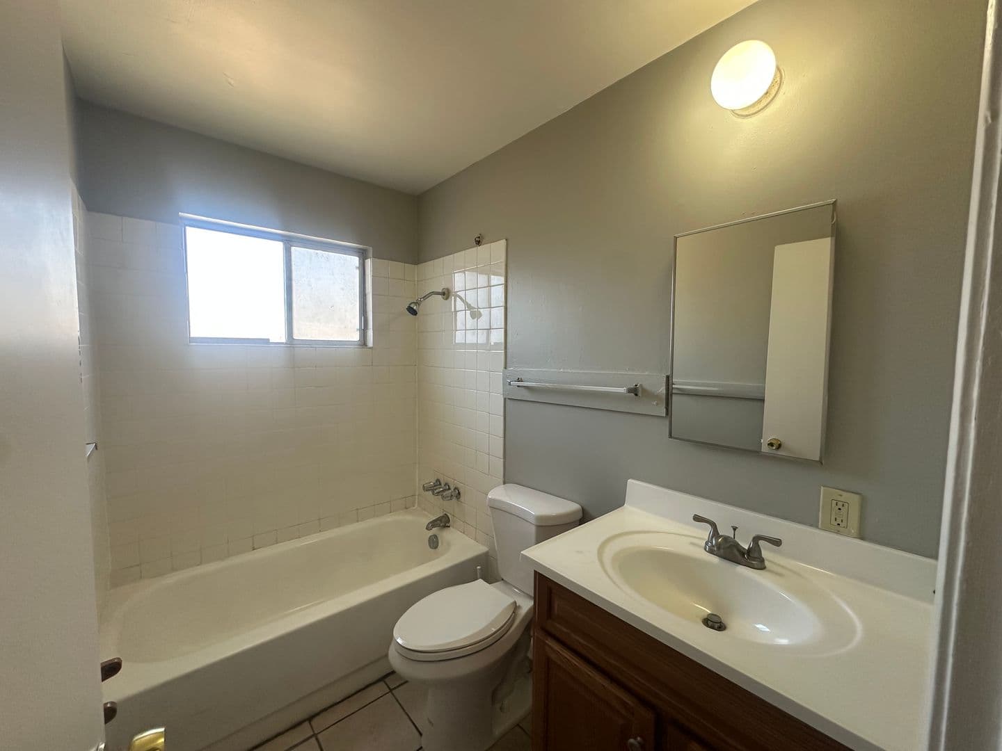 Modesto Apartment: 917-B Byron Lane