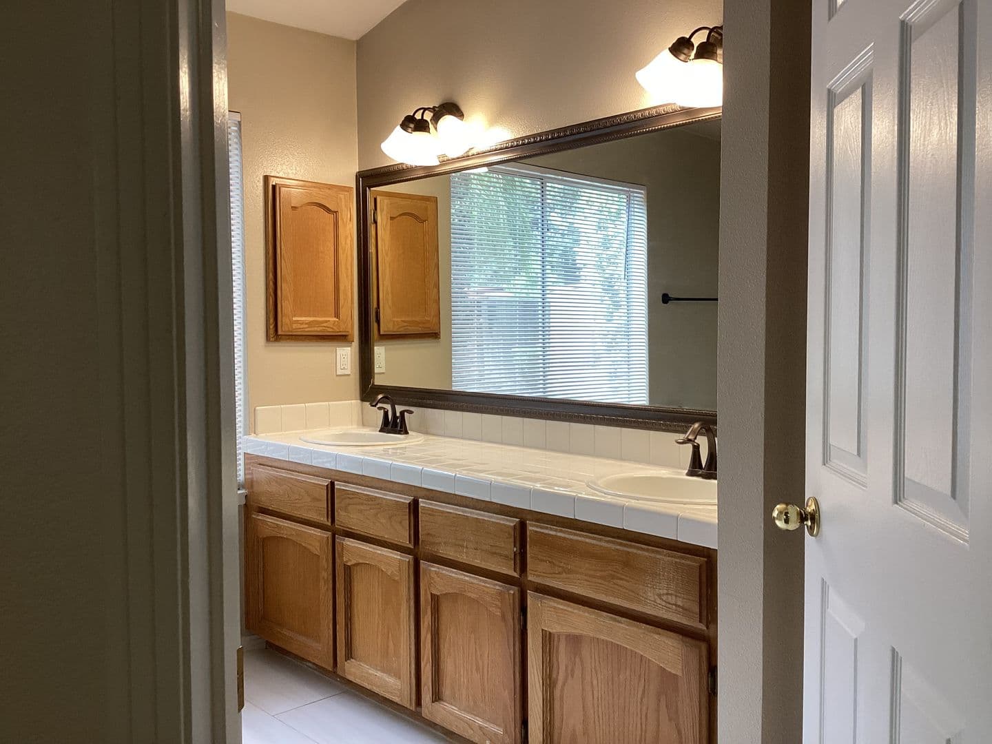 Fresno House: 9615 N Buttonwood Court