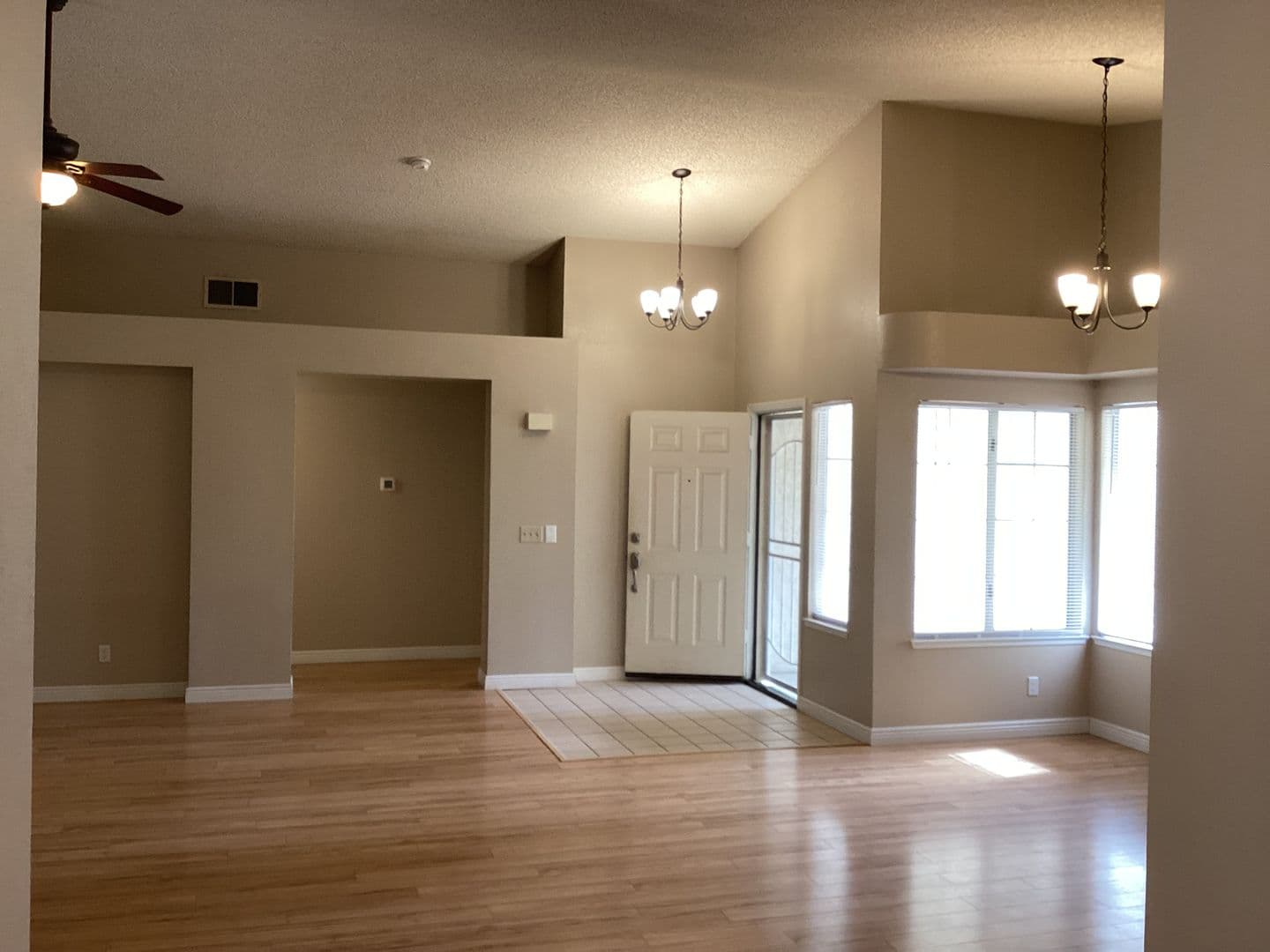 Fresno House: 9615 N Buttonwood Court