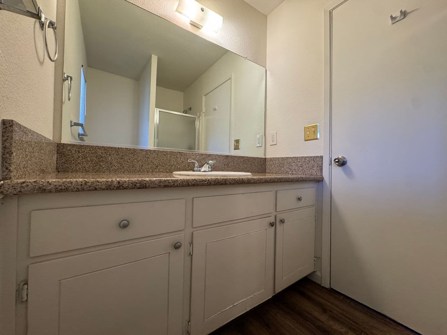 Fresno Apartment: 4853 E. University Avenue - 101