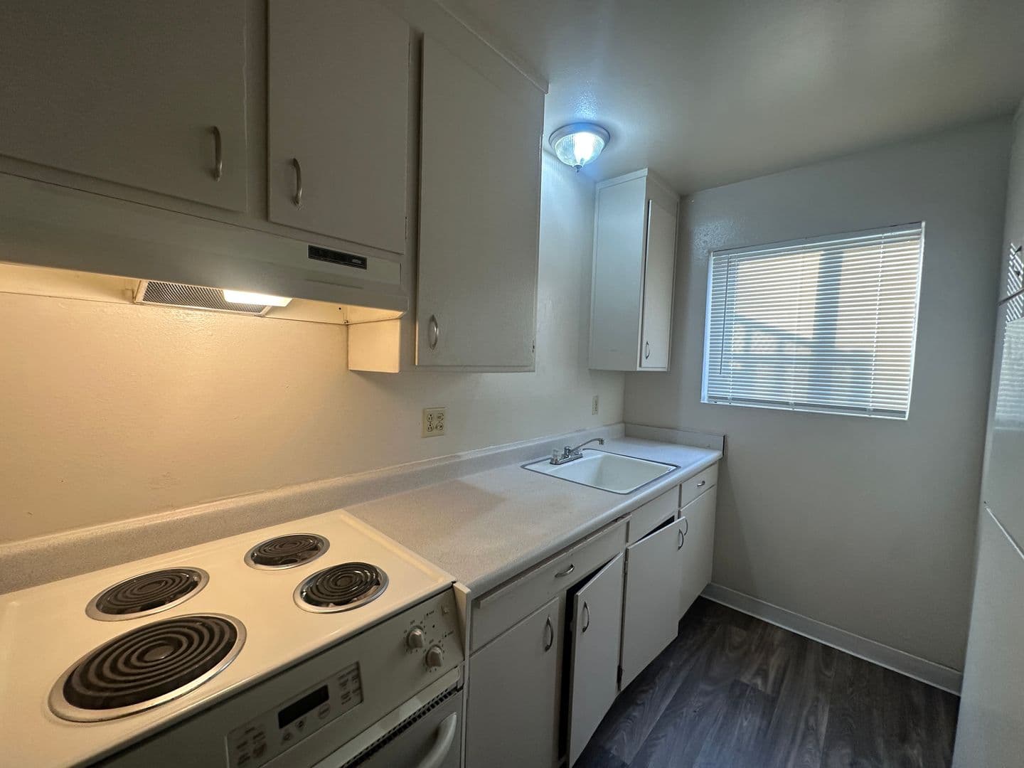 Modesto Apartment: 1821 Tully Road