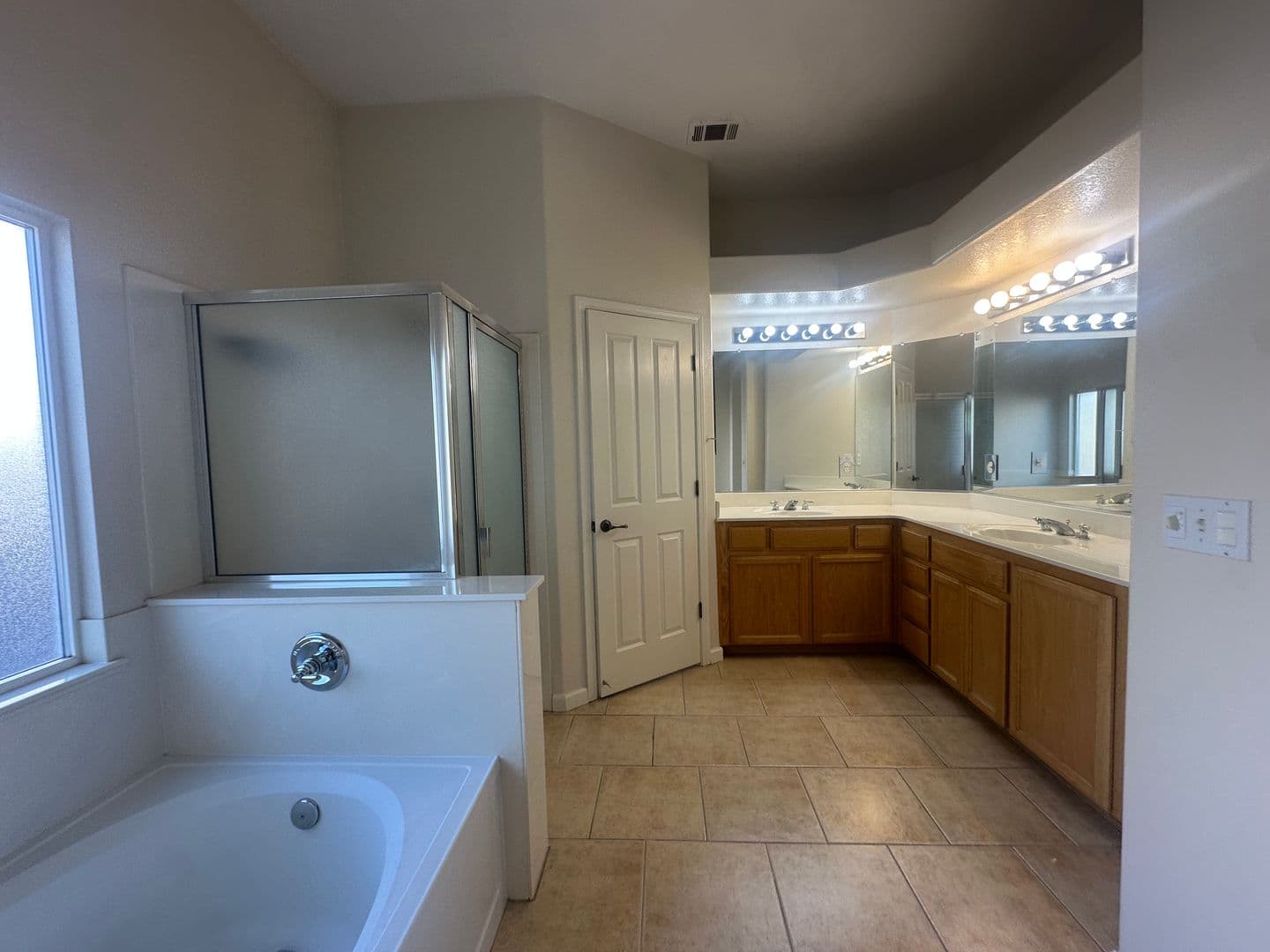 Manteca House: 1989 Picadilly Way