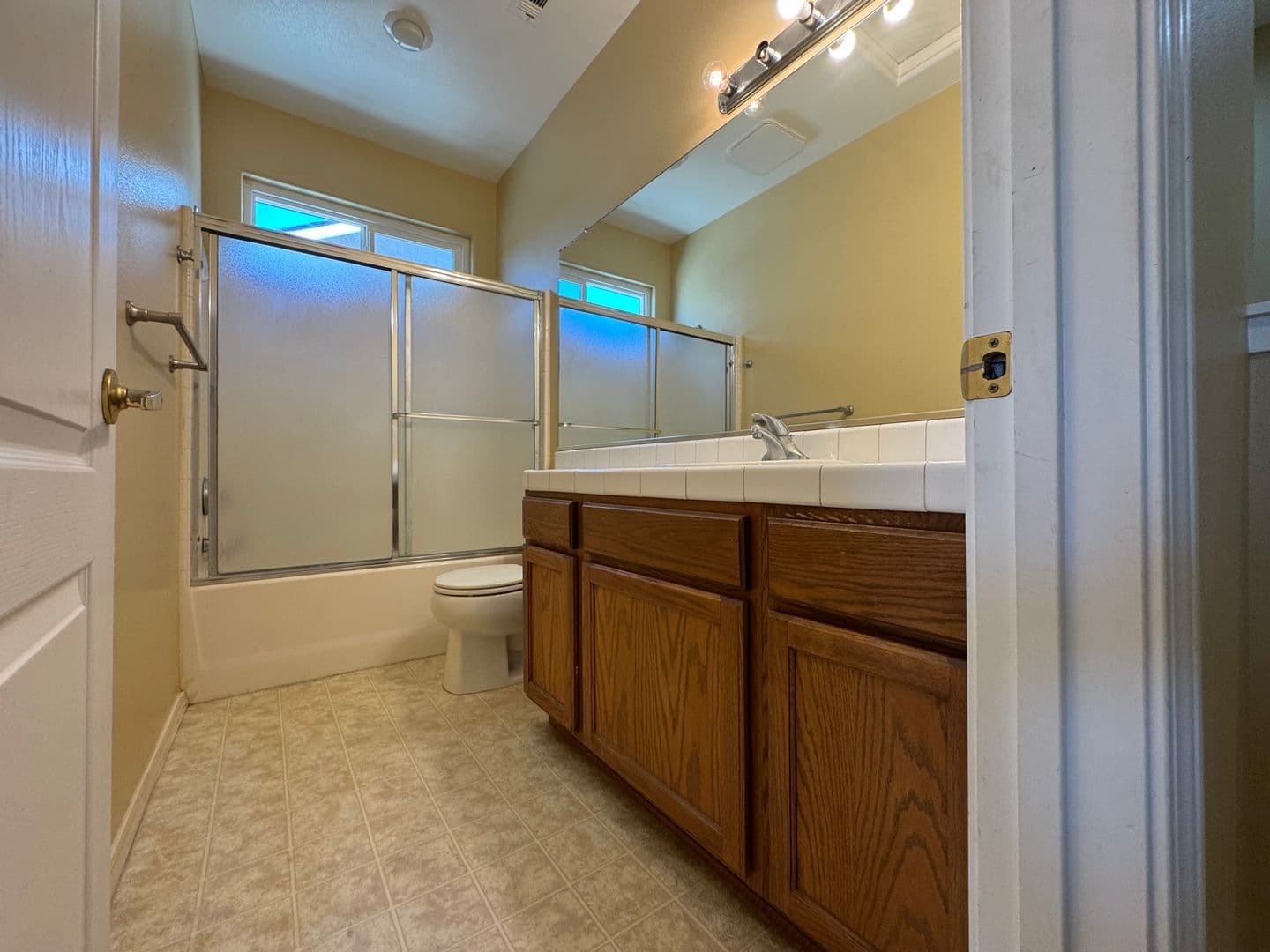 Clovis House: 747 W. Siena Lane