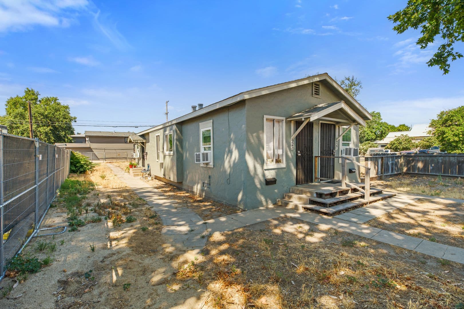 Modesto Apartment: 925 1/2 7th Street