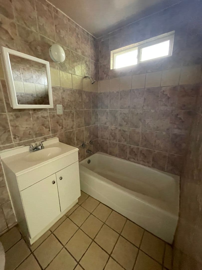 Olivehurst Apartment: 4357 College Way - #4