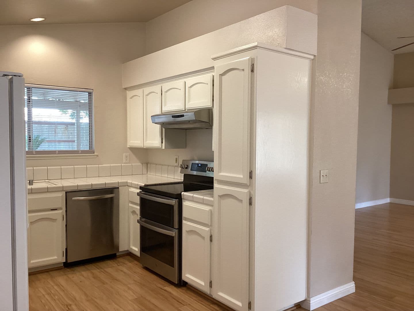 Fresno House: 9615 N Buttonwood Court