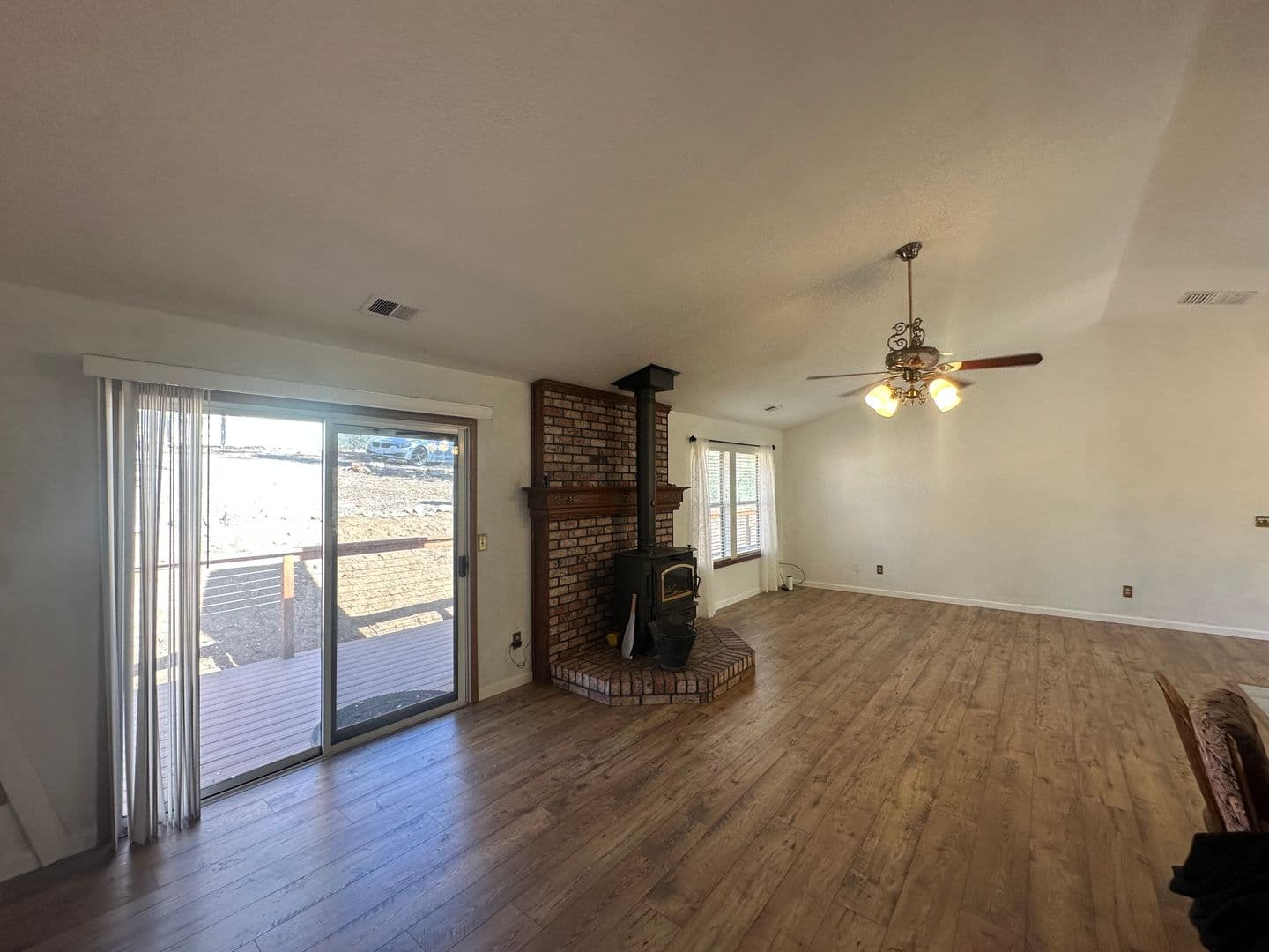 Coulterville House: 10475 Gusano Way