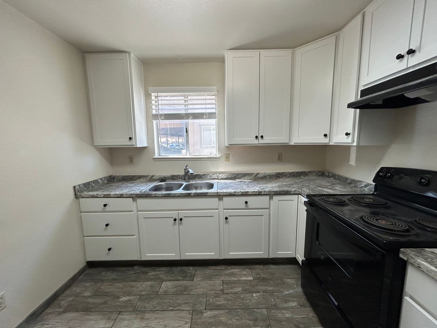 Merced Apartment: 32 South Parsons Ave. #B