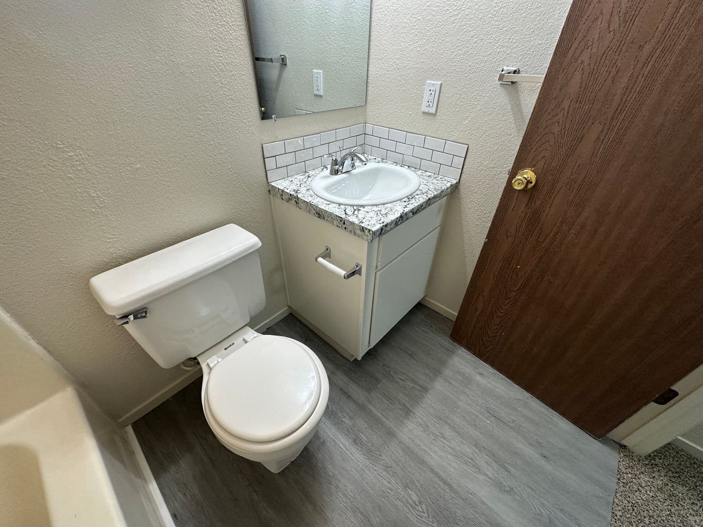 Merced Apartment: 114 South Parsons Ave. #G