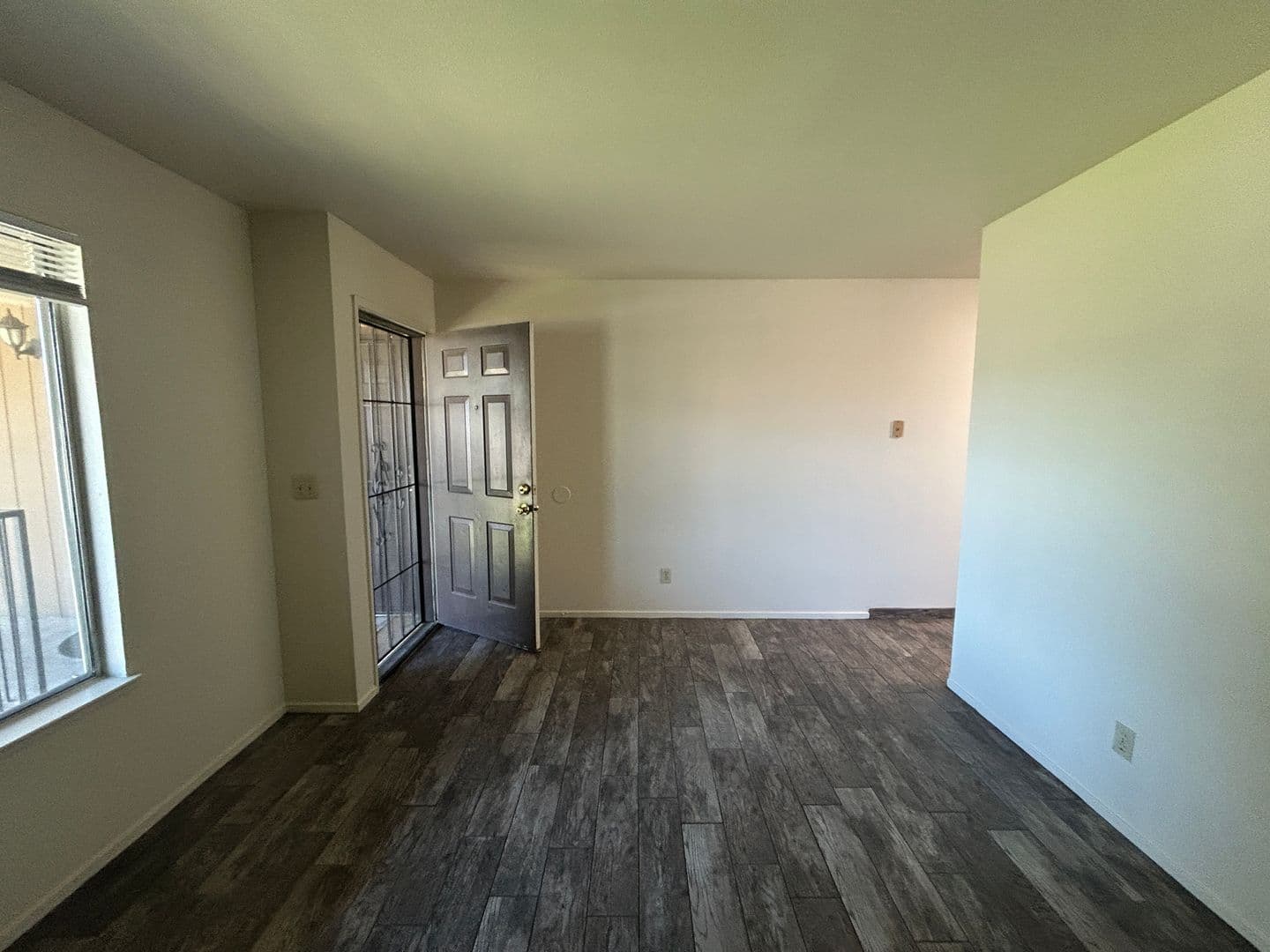 Merced Apartment: 104 South Parsons Ave. #E