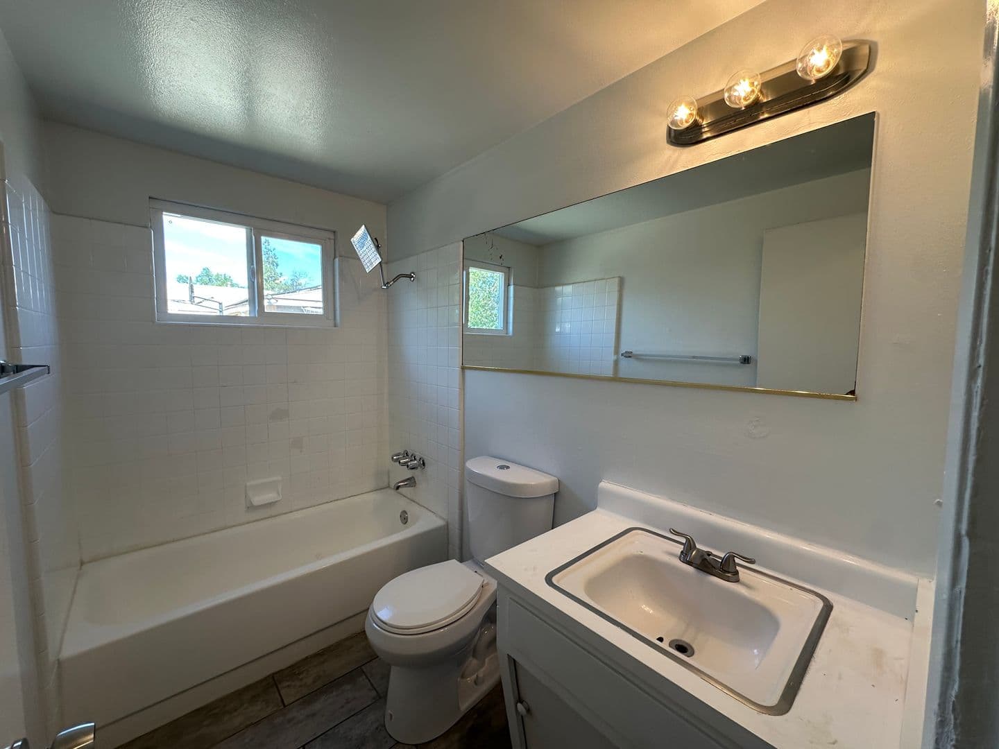 Modesto Apartment: 1709 Evergreen Avenue
