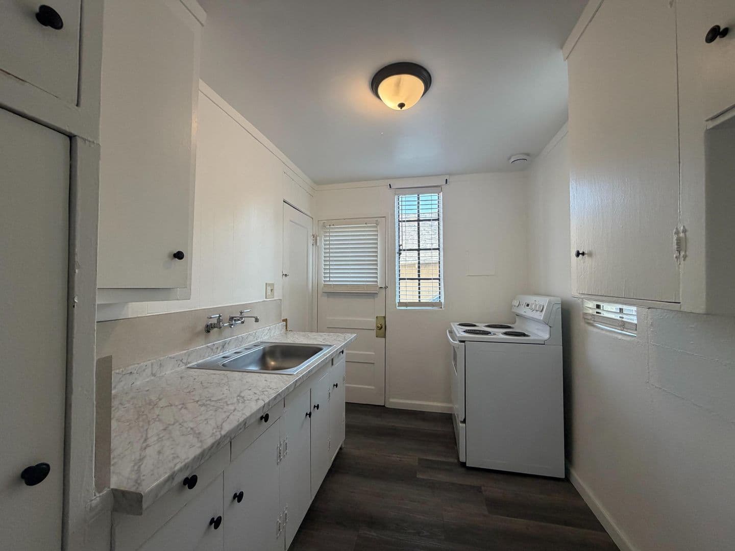 Turlock Apartment: 607 E Marshall St