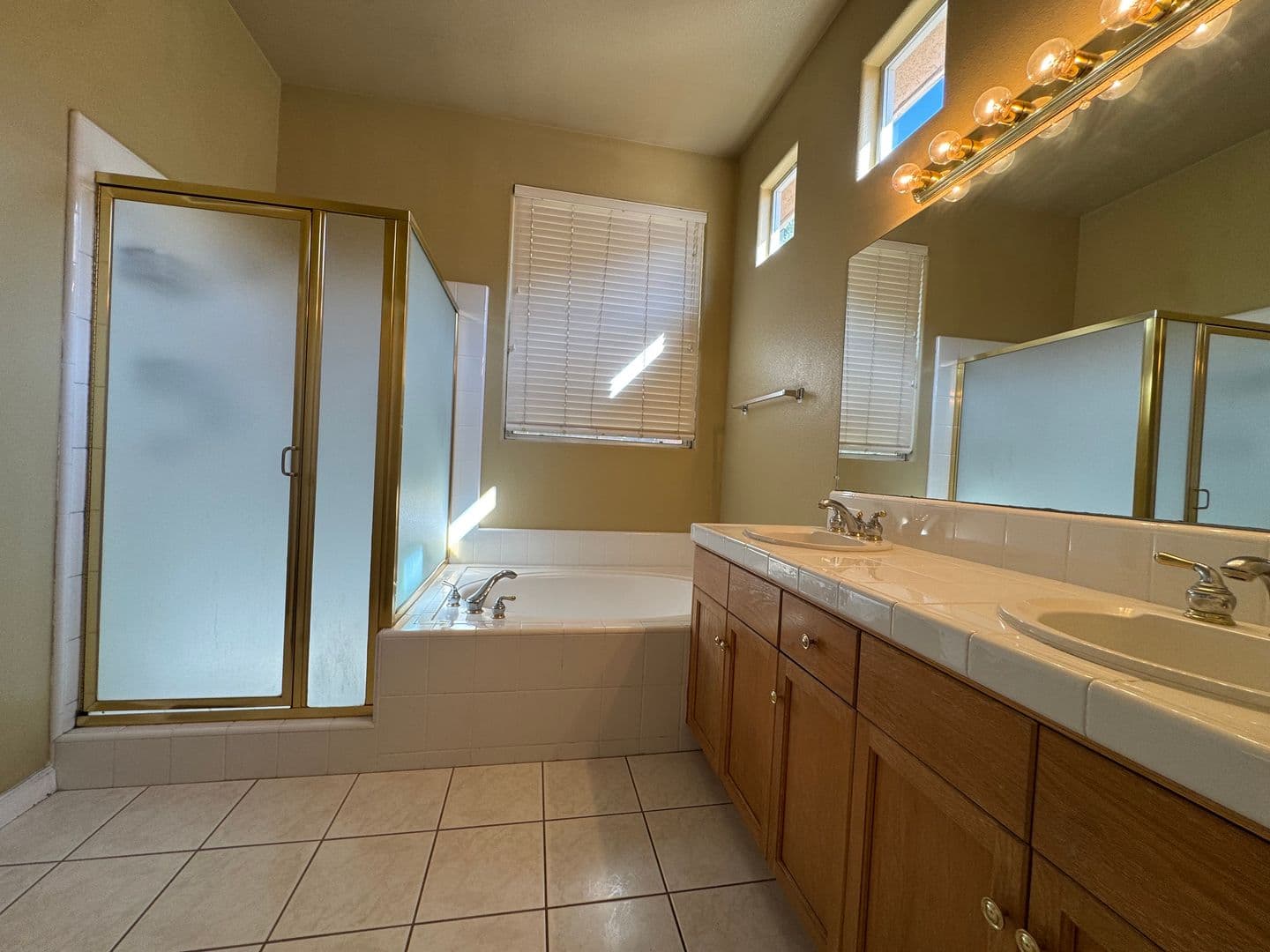 Fresno House: 5594 W. Bluff Avenue