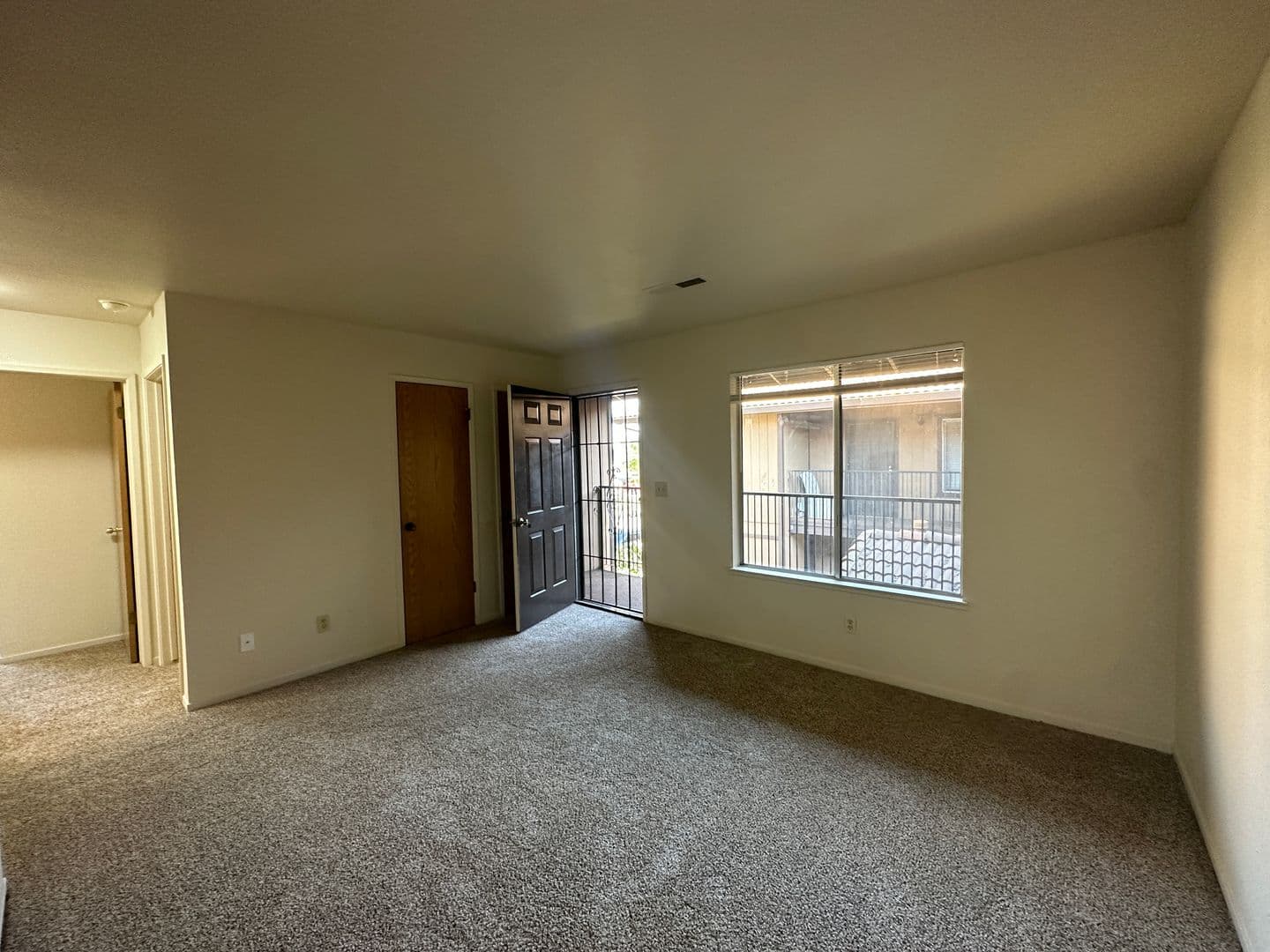 Merced Apartment: 114 South Parsons Ave. #G