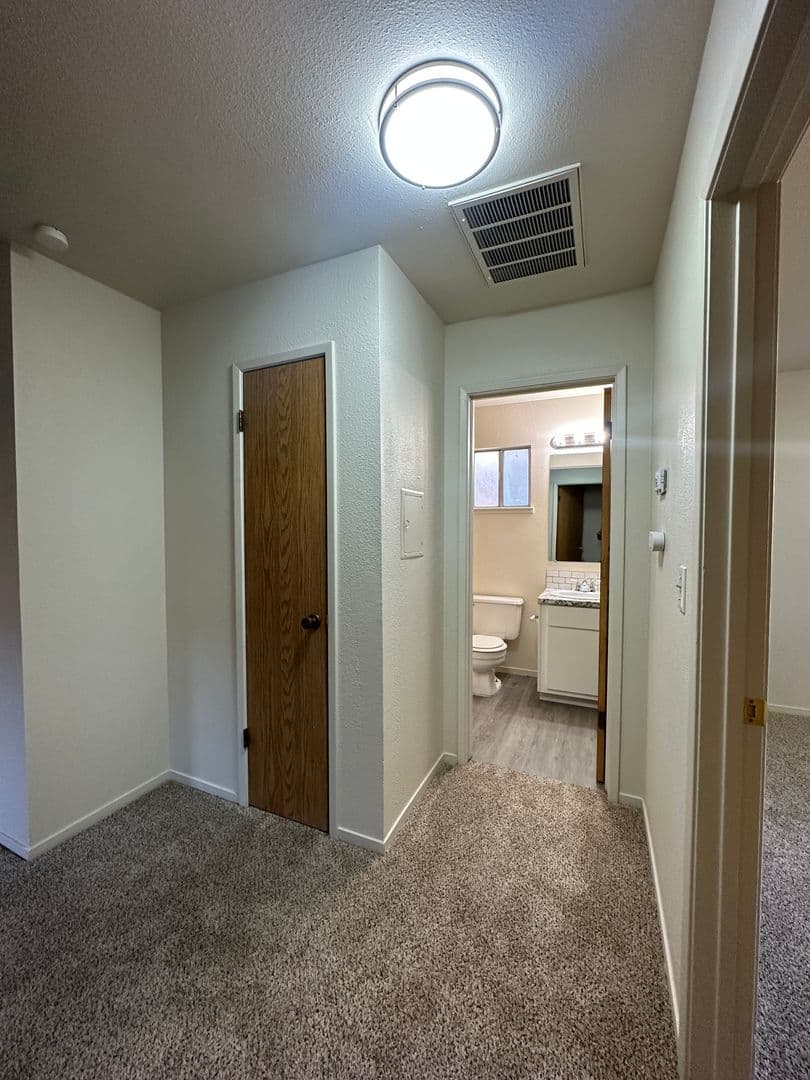 Merced Apartment: 114 South Parsons Ave. #G