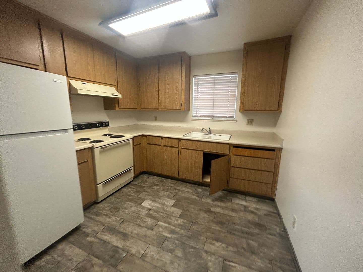 Merced Apartment: 154 South Parsons Ave. #B