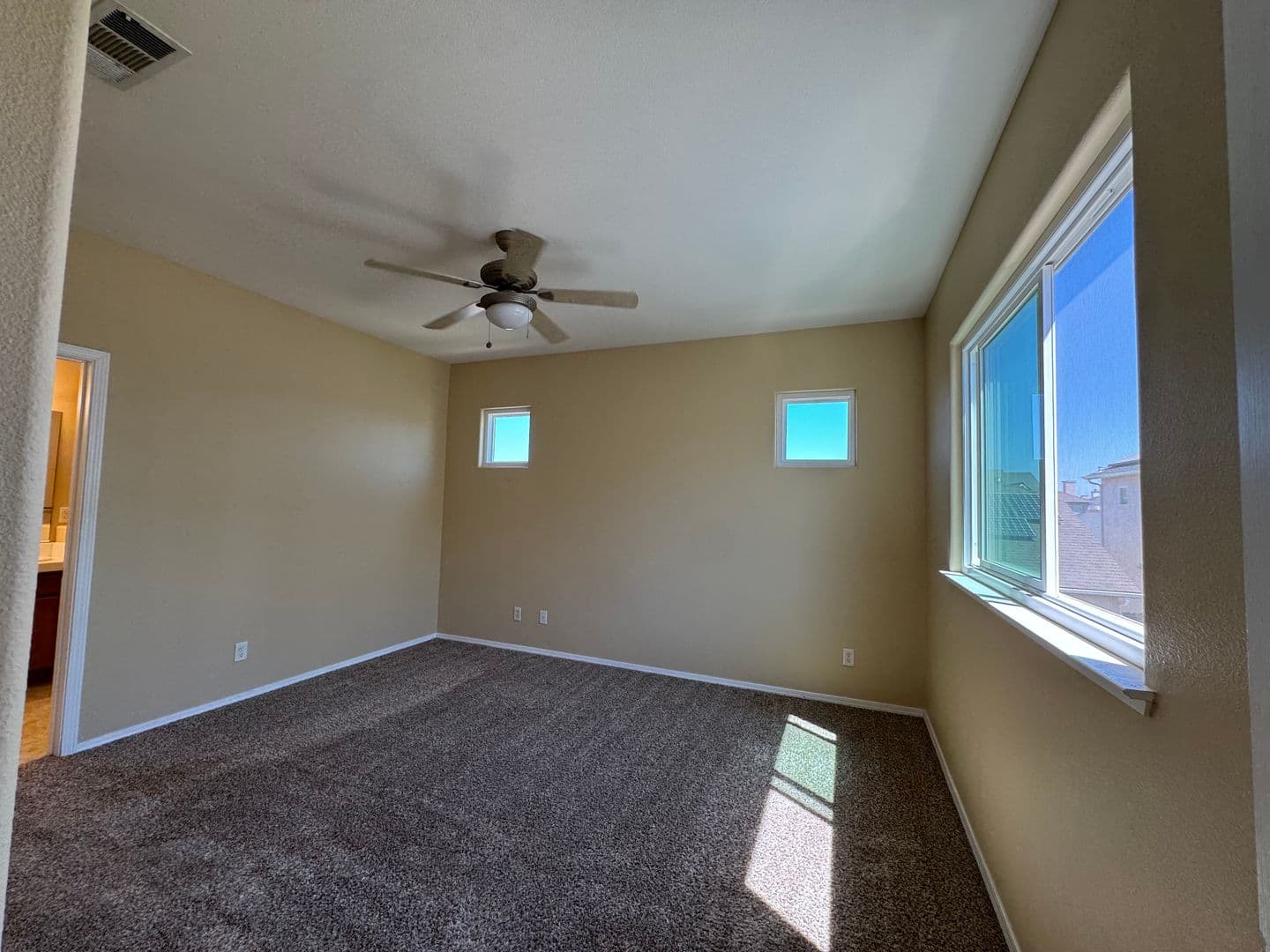 Clovis House: 747 W. Siena Lane