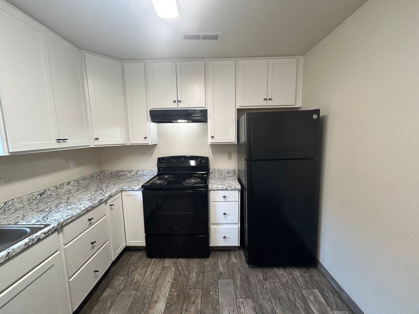 Merced Apartment: 104 South Parsons Ave. #E