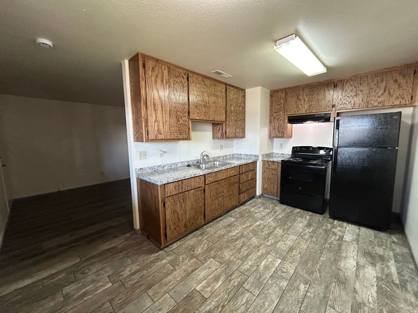 Merced Apartment: 154 South Parsons Ave. #D