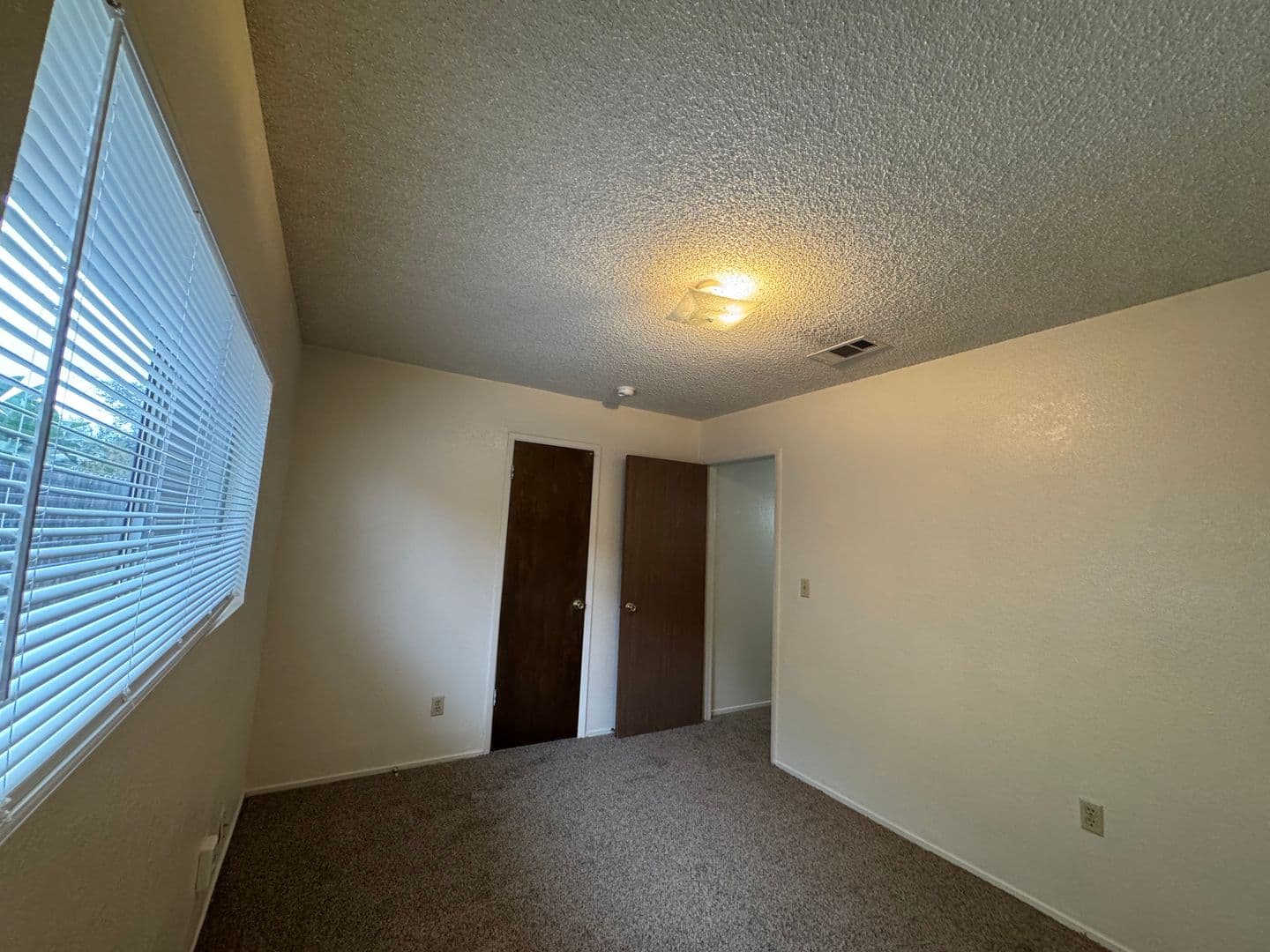 Clovis Apartment: 180 W. 9th Street