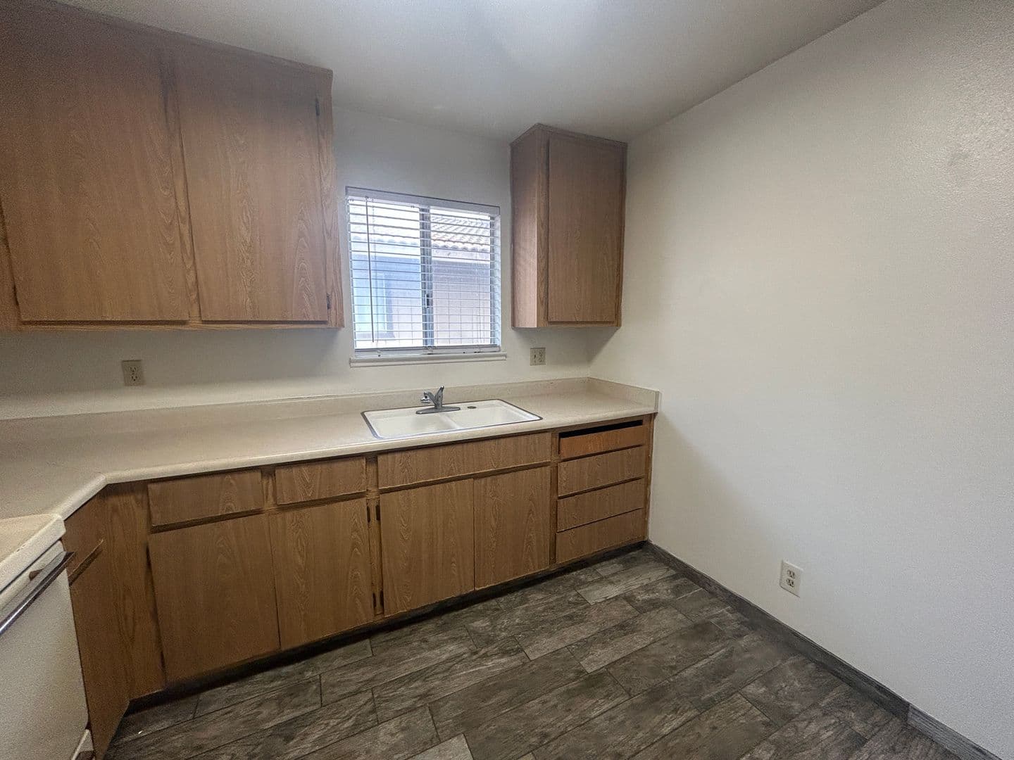 Merced Apartment: 154 South Parsons Ave. #B