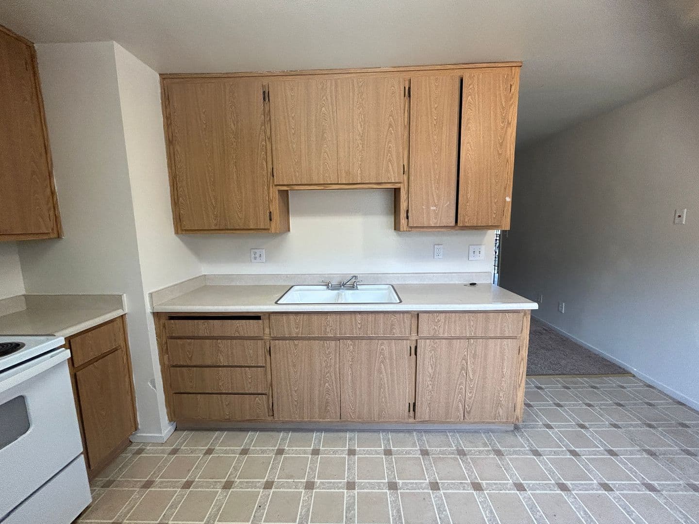 Merced Apartment: 154 South Parsons Ave. #C