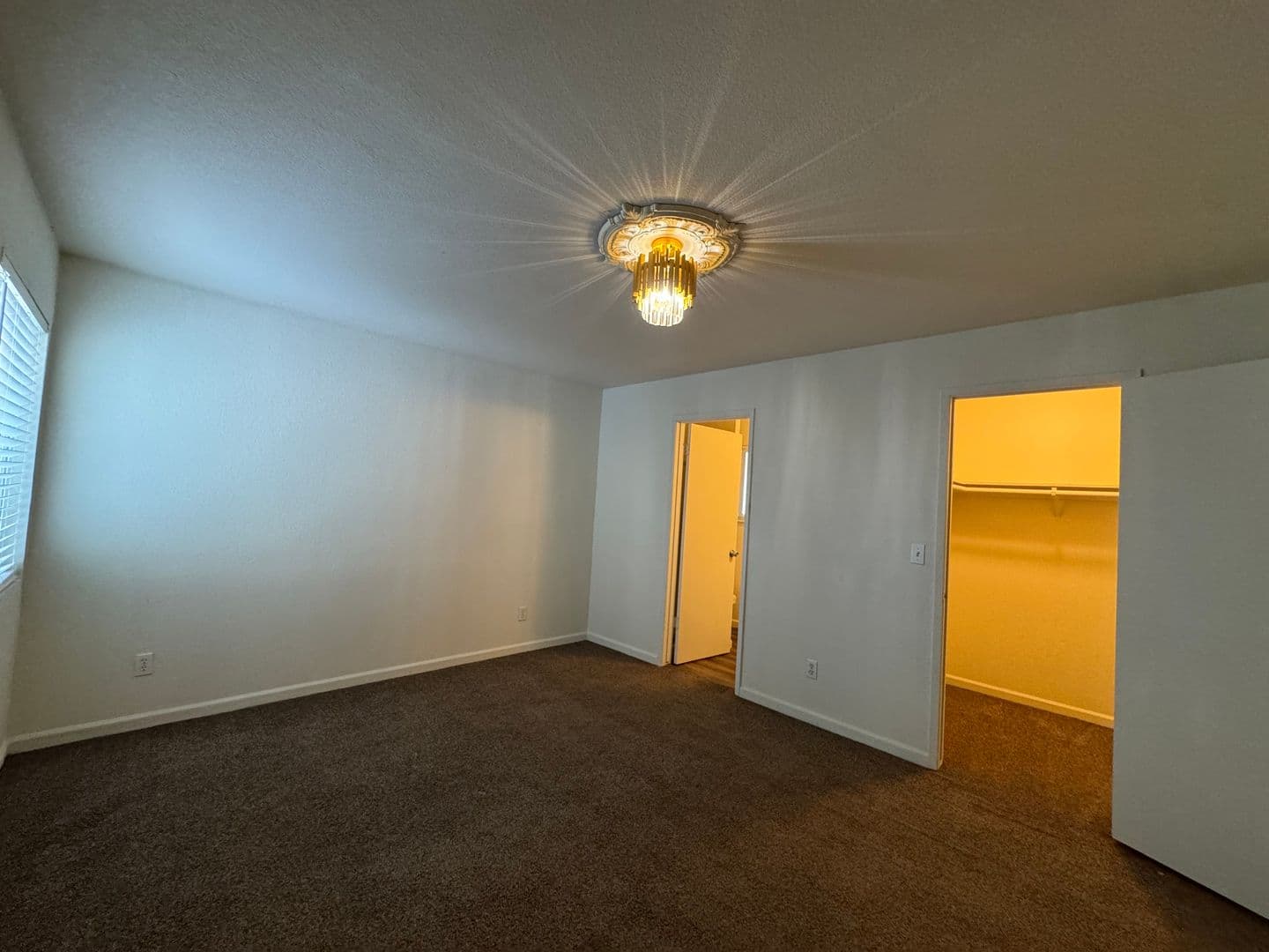 Fresno Apartment: 4853 E. University Avenue - 101
