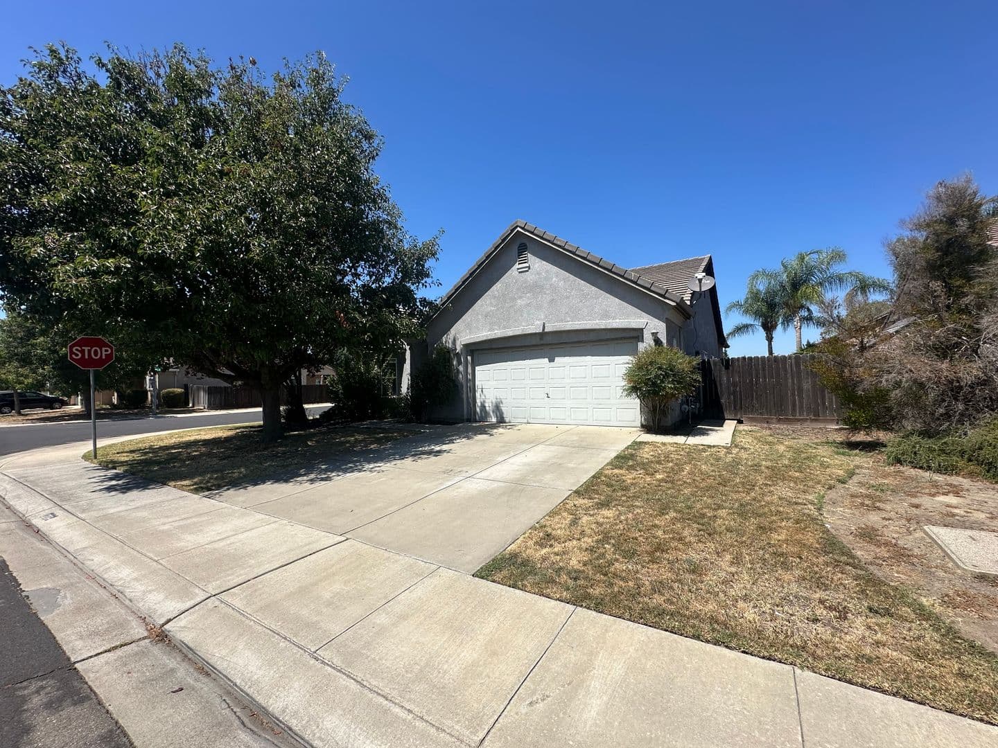Manteca House: 1989 Picadilly Way