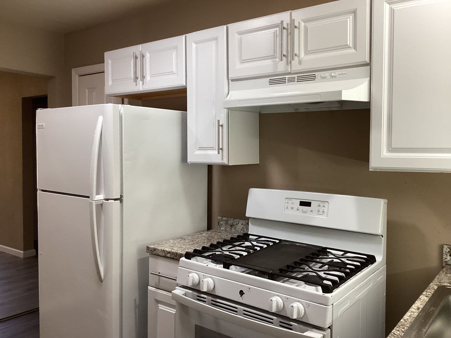 Fresno Apartment: 3364 Mayfair Drive South