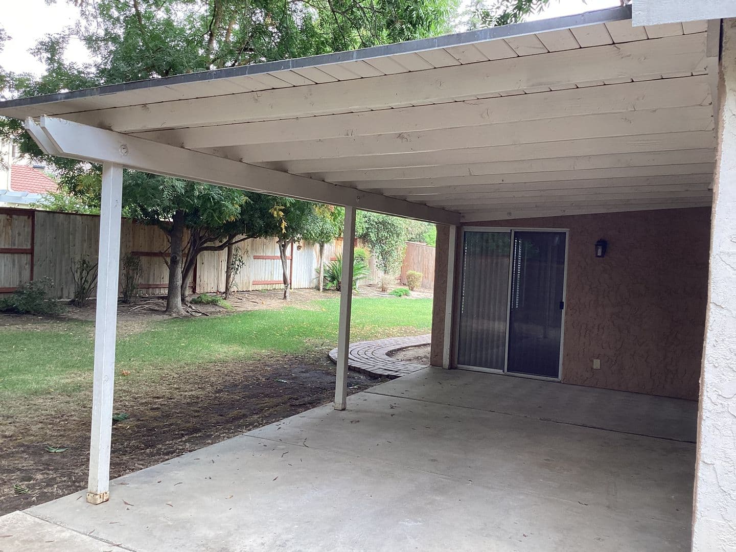 Fresno House: 9615 N Buttonwood Court