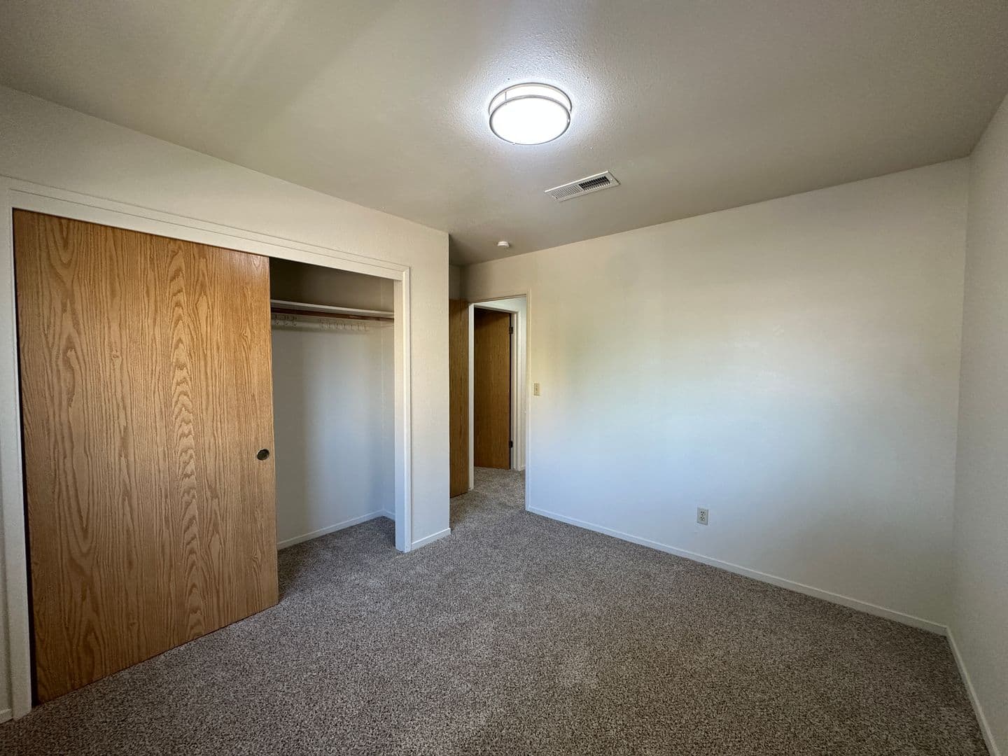 Merced Apartment: 114 South Parsons Ave. #G