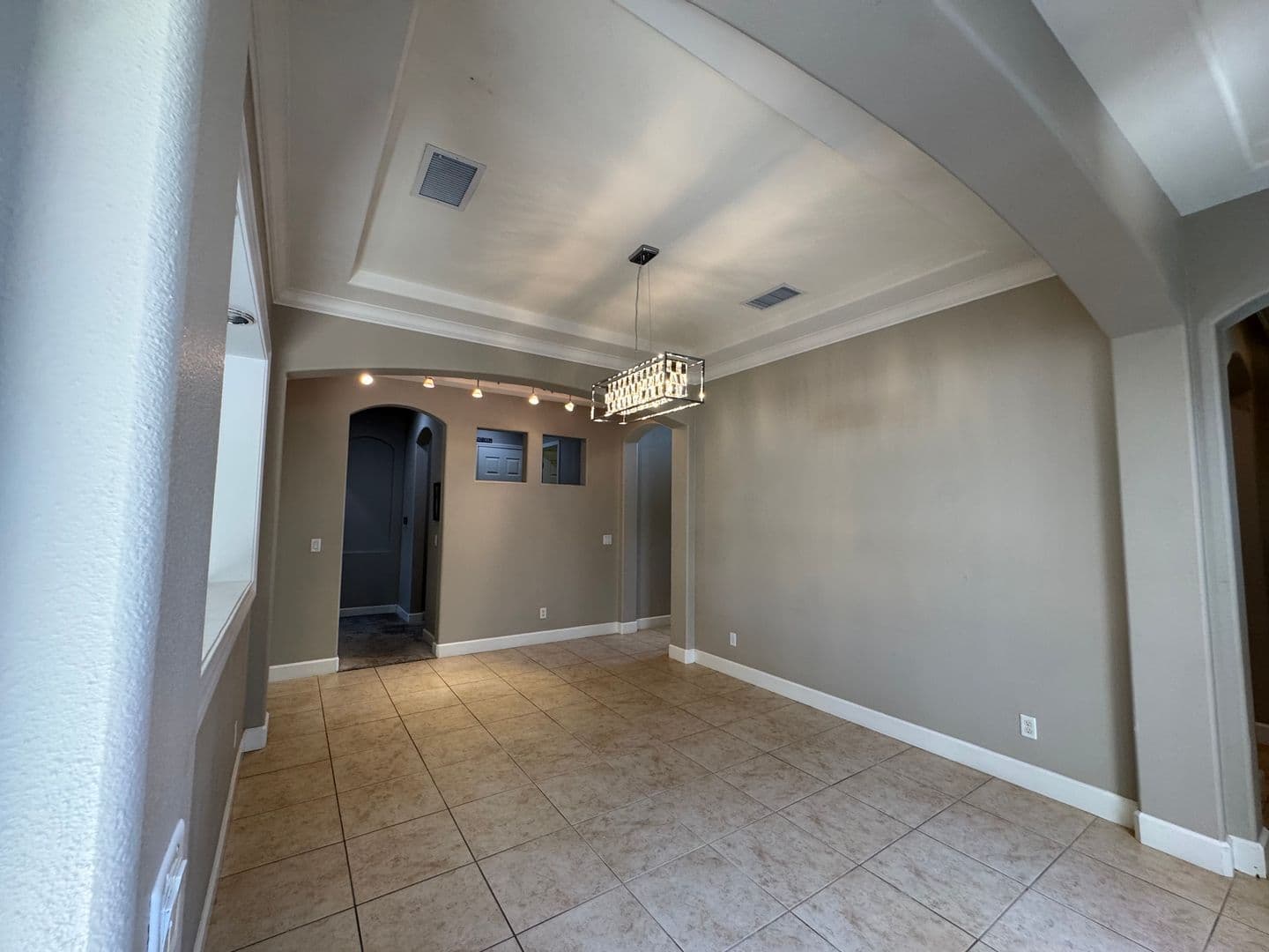 Clovis House: 2171 Buckingham Ave