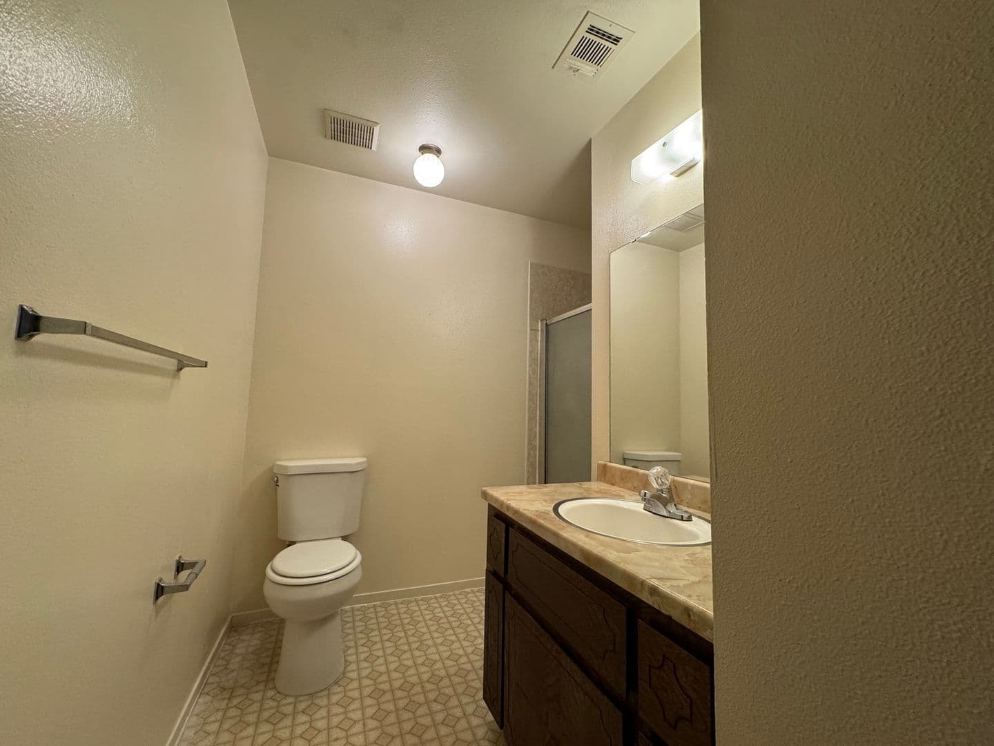 Clovis Apartment: 180 W. 9th Street
