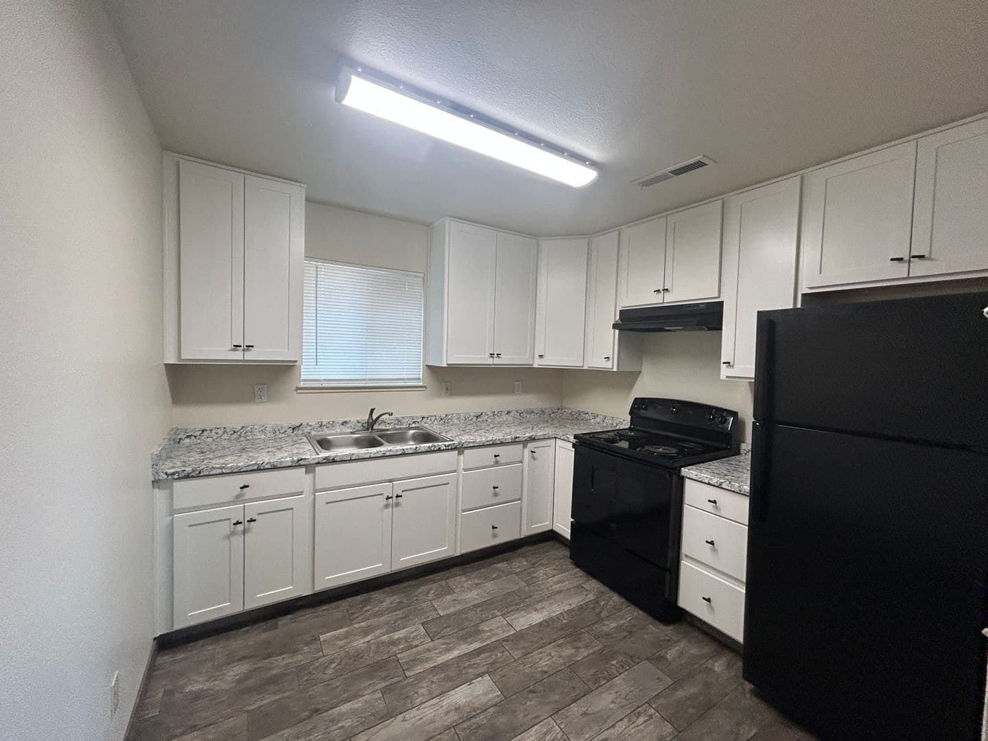 Merced Apartment: 104 South Parsons Ave. #E